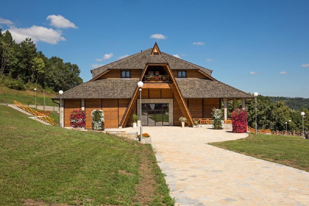 Etno Naselje Vrdnicka Kula Hotel Vrdnik Exterior photo